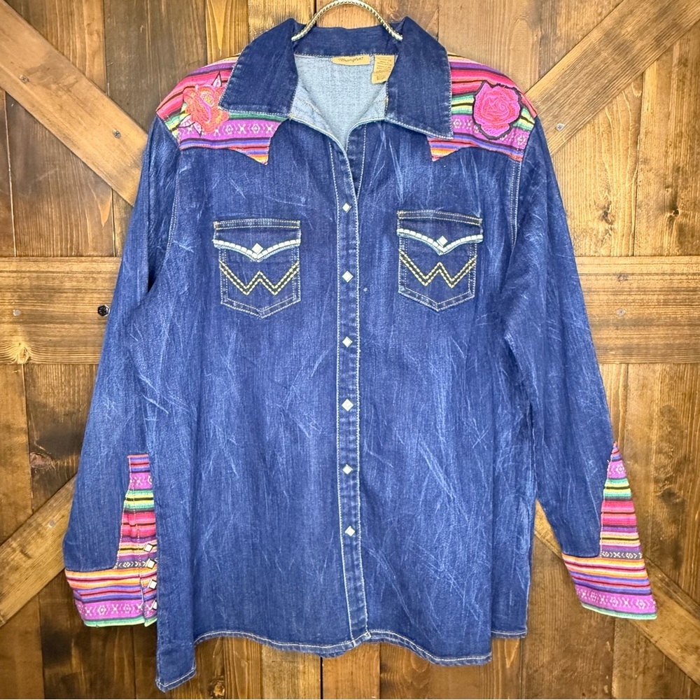 Vintage Wrangler Denim Pearl Snap Shirt Embroidered Roses Aztec Print Size XL